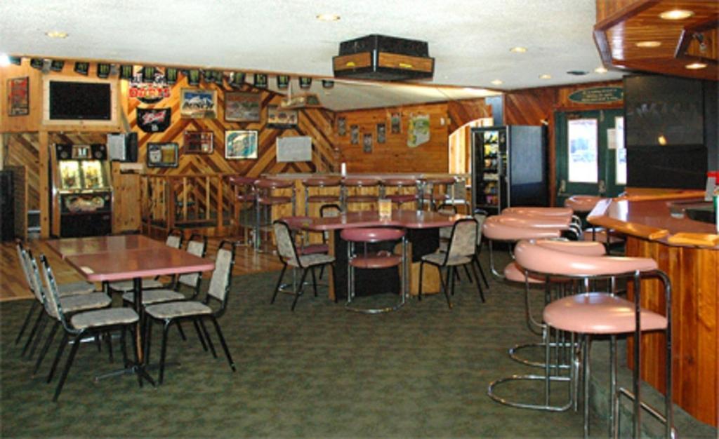 Zellar'S Village Inn Newberry Luaran gambar